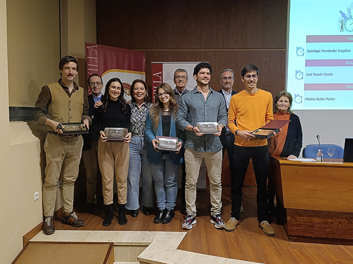 Ganadores y miembros del jurado