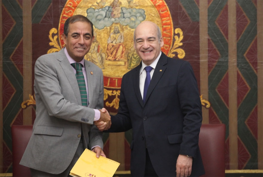 El rector de la Universidad de Sevilla, Miguel Ángel Castro, y el rector de la Universidad Técnica