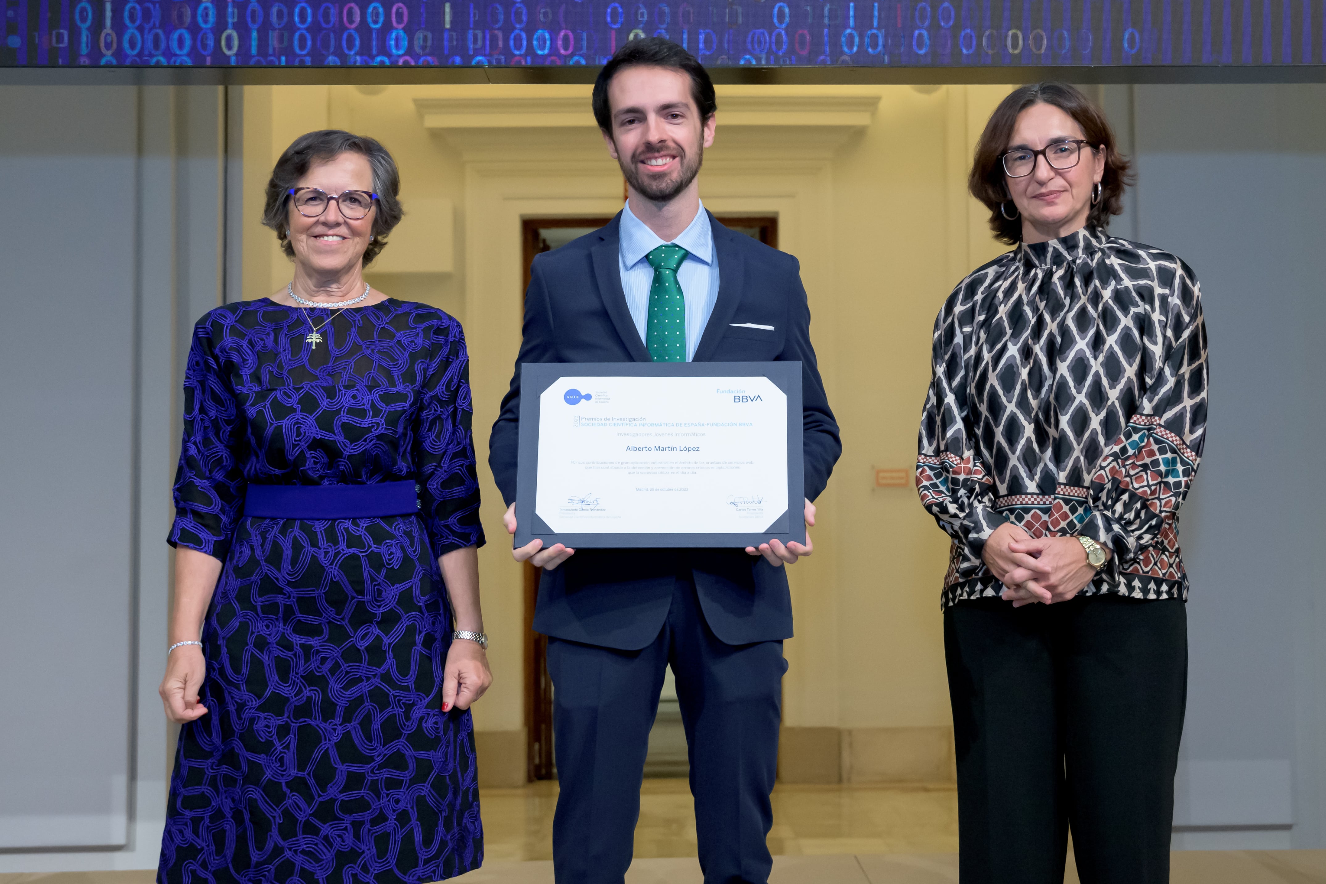 Alberto Martín López recogiendo el premio 