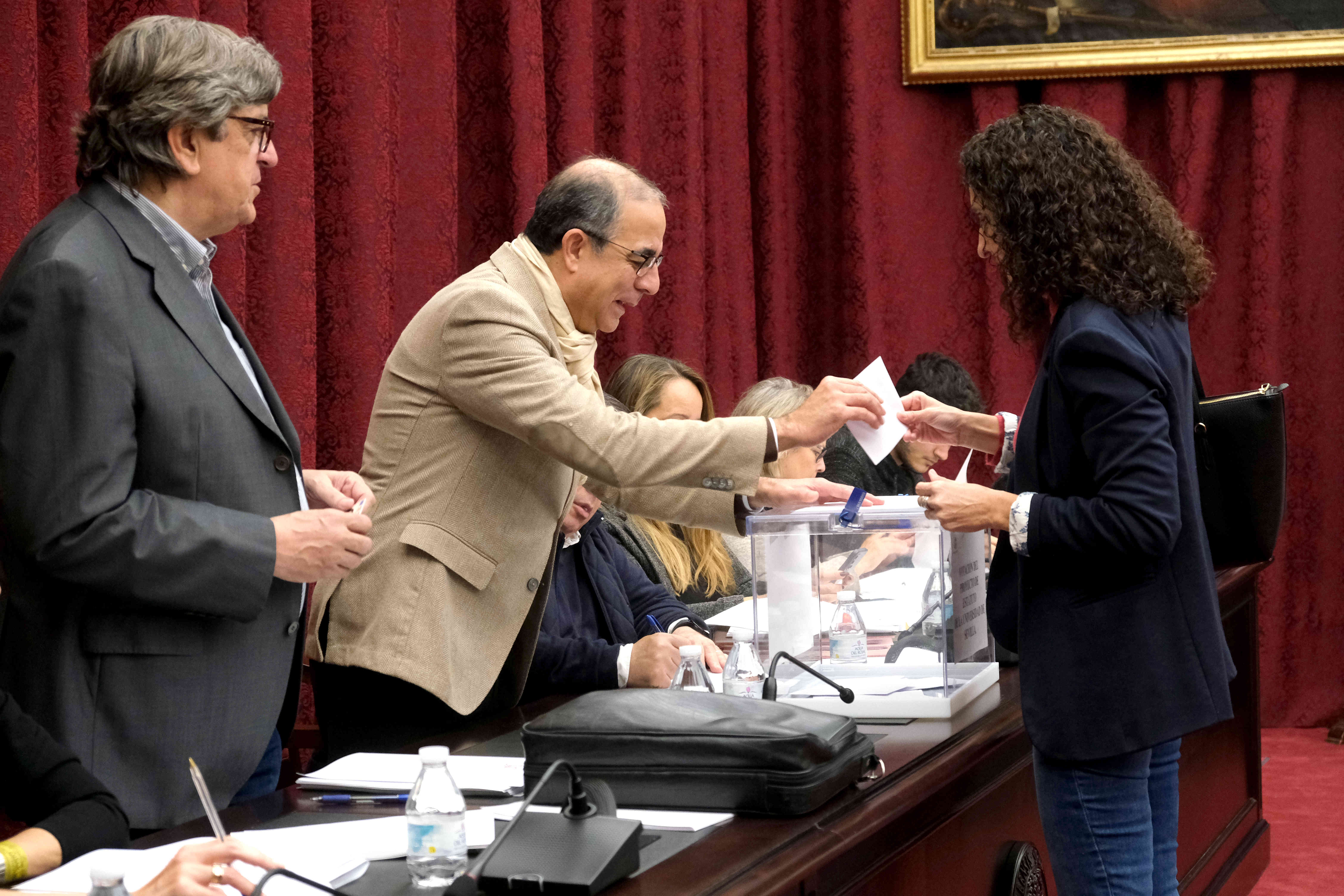 votación Estatuto en Claustro