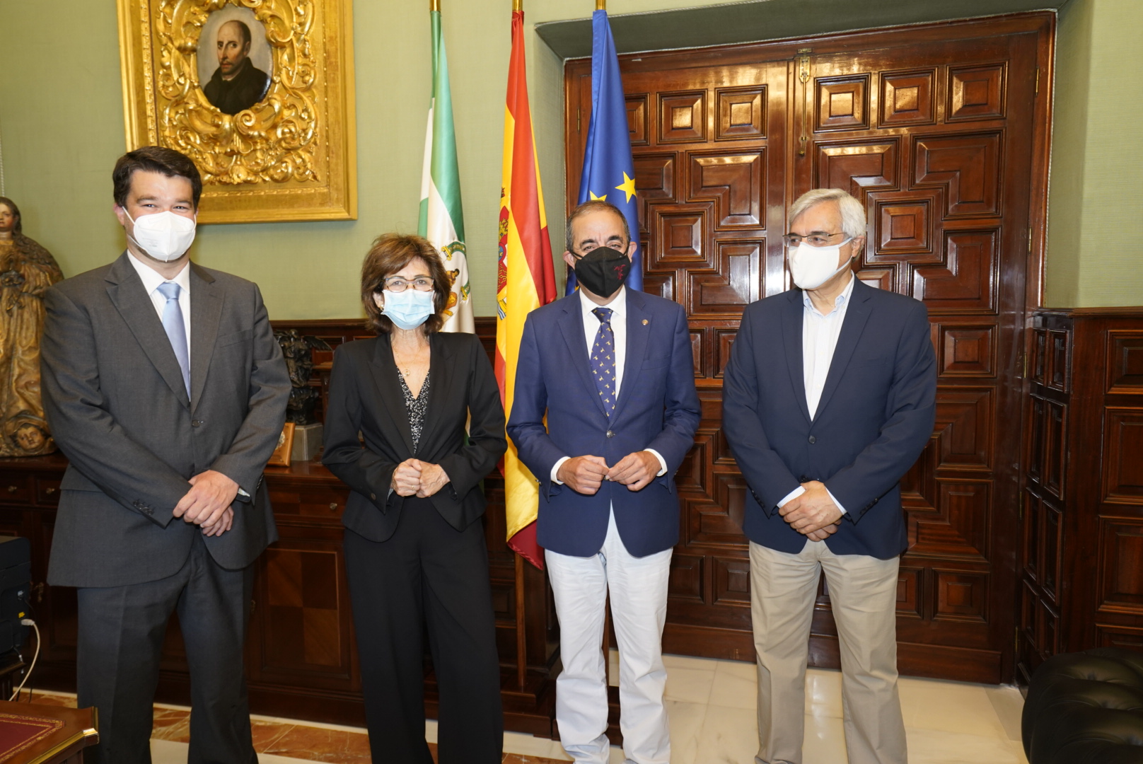 El cónsul de Portugal, la presidenta de la Fundación Saramago, el rector, y el comisario del Centenario
