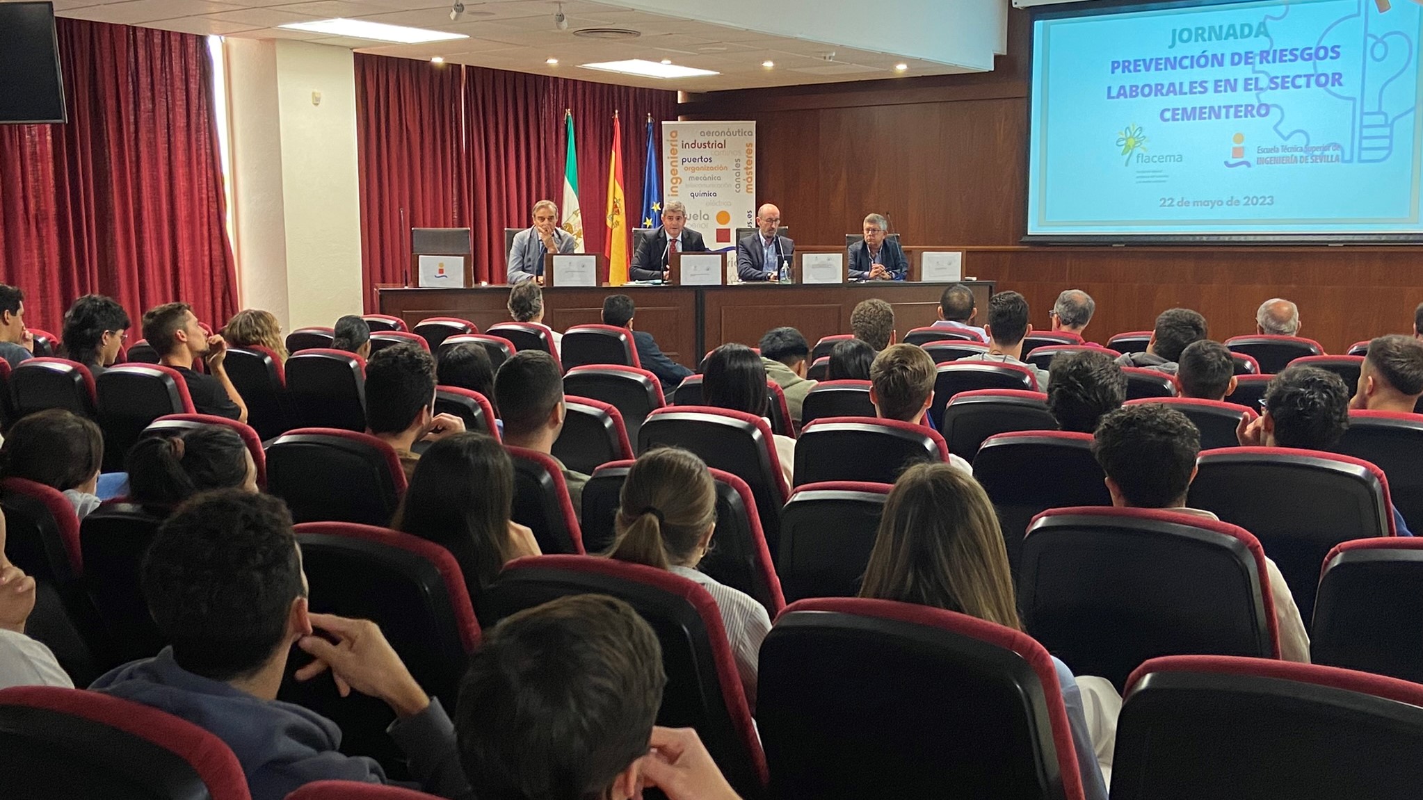 Momento de la Jornada sobre PRL en el sector cementero.