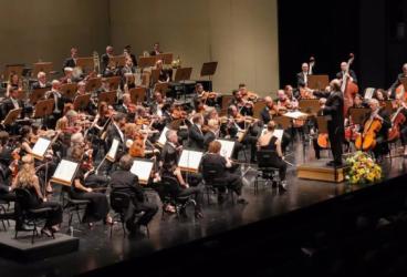 La ROSS llena de música los patios de la US con un concierto único para el...